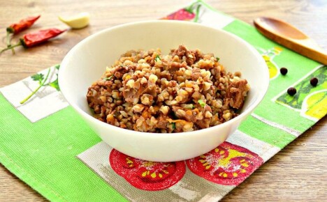 Ricette di grano saraceno e carne in umido: un piatto semplice e appetitoso
