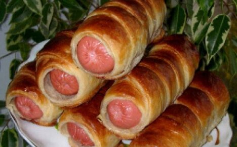 A quick dish for special occasions - sausages in puff pastry