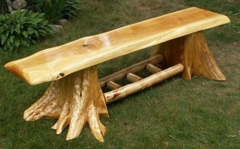 Fa készítésű barkácspad és profilcső vidéki kert számára