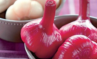 Pickled garlic - an original DIY snack