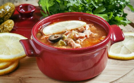 Solyankos sriubos receptas, naudojant skirtingus ingredientus