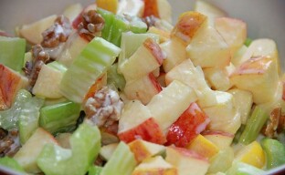 Salată de țelină - o combinație neobișnuită de piquancy și dietă