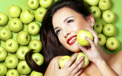 หน้ากากแอปเปิ้ล: คุณสมบัติที่เป็นประโยชน์สูตรอาหารที่มีประสิทธิภาพข้อห้าม