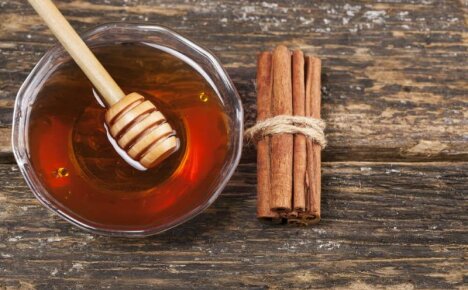 Мед с канела - ползите и вредите от изискан ароматен тандем