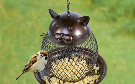 We are waiting for feathered friends to visit - vintage feeder from Aliexpress