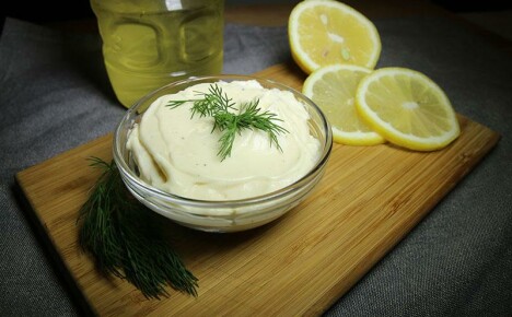 Cooking homemade mayonnaise with four easy and quick recipes