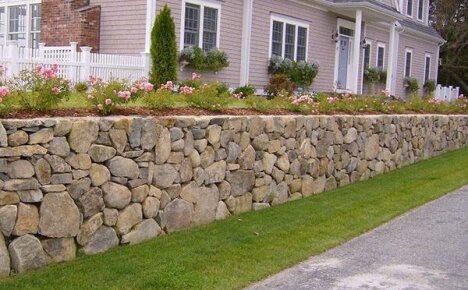 Retaining wall on an area with a slope: do-it-yourself landscape design
