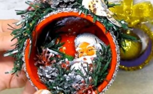 Kerstspeelgoed van scotch-haspels - we maken mooie dingen van afval