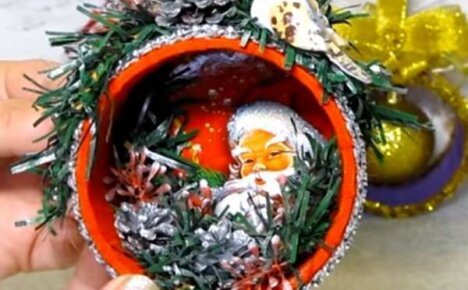 Giocattoli natalizi con bobine di scotch: facciamo cose belle con la spazzatura