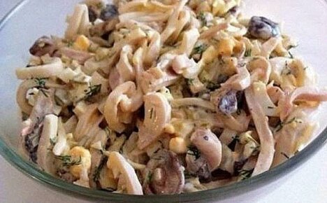 Recepti za izradu salata od gljiva s lignjama: pojednostavljene i svečane mogućnosti