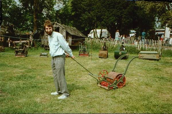 Edwin Buddings första gräsklippare
