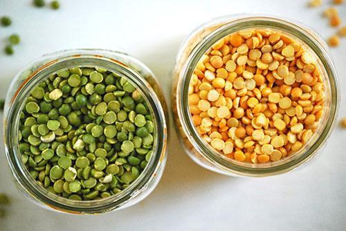Ripe and green dry peas