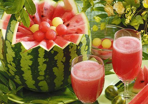 Hälsosam och välsmakande vattenmelonsaft