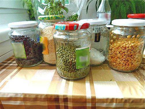 Storing beans in closed containers