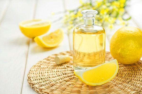 Minyak lemon banyak digunakan dalam bidang kosmetologi