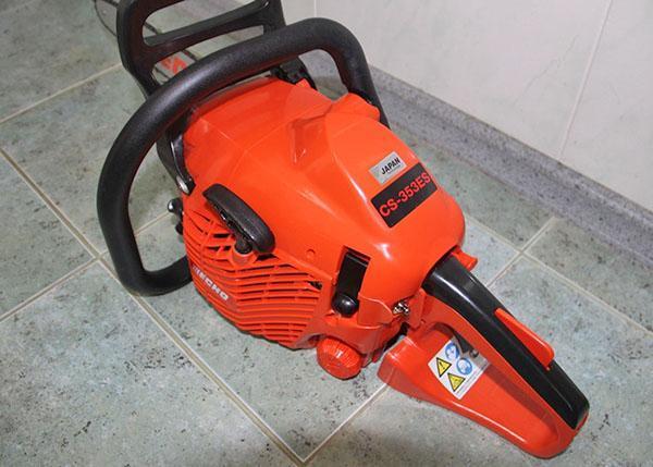 Gasoline chain saw CS-353ES manufactured by a Japanese company