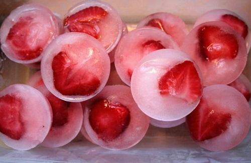 fraises dans la glace