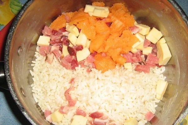 combine meat, boiled rice, melon, cheese