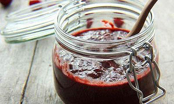 džem od višnje prema jednostavnom receptu