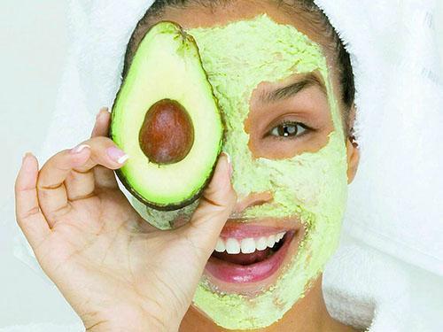 maschera per il viso di avocado