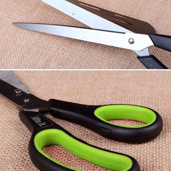 sharp blade and comfortable handle