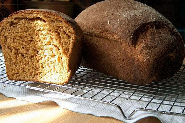 hälsosamt och gott rågvete-bröd