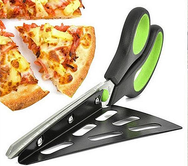unique device for cutting pizza