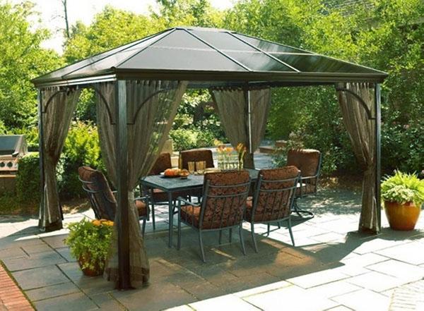pergola with polycarbonate roof
