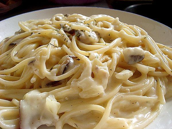 pasta with mushrooms in a creamy sauce