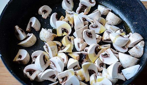 fry mushrooms in olive oil