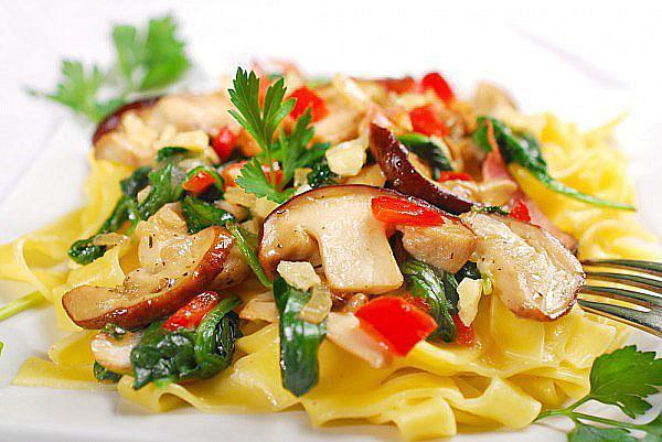 pasta with mushrooms and spinach