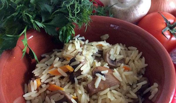 rijst met champignons volgens klassiek recept