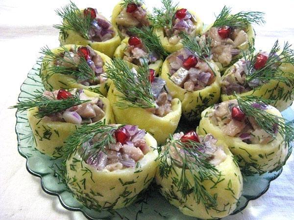 potato tartlets with herring