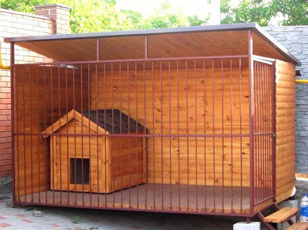 aviary for a dog in the country