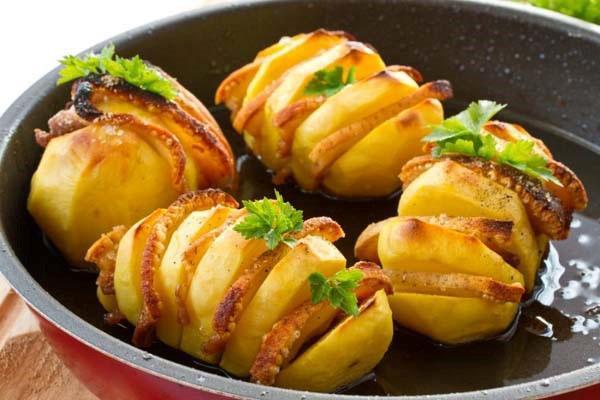 bulves su lašiniais orkaitėje