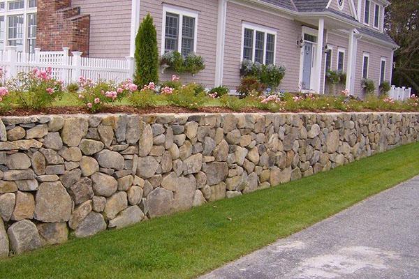 retaining wall in an area with a slope