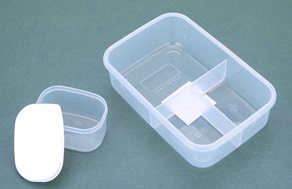 Plastic container