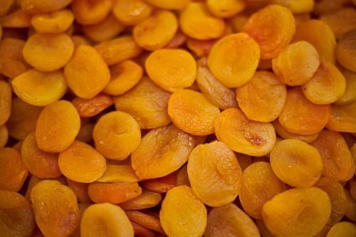 hur man lagrar torkade aprikoser hemma
