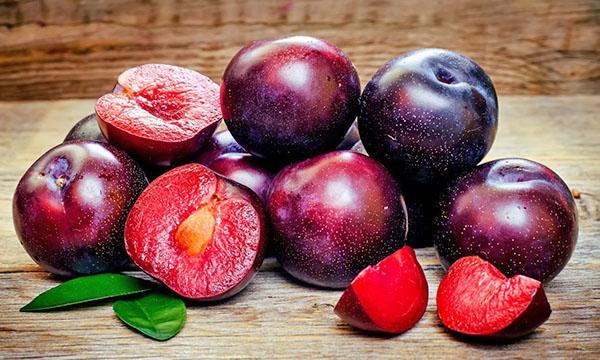 useful properties of plums