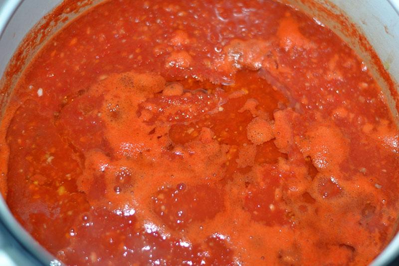 cuocere a fuoco lento la salsa