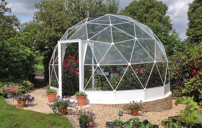 design features of the greenhouse