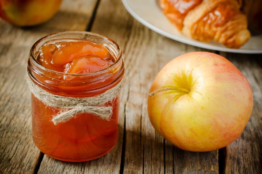apple jam in wedges in its own juice