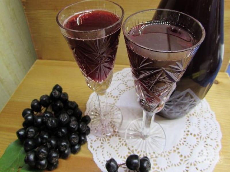 hur man gör vin av chokeberry