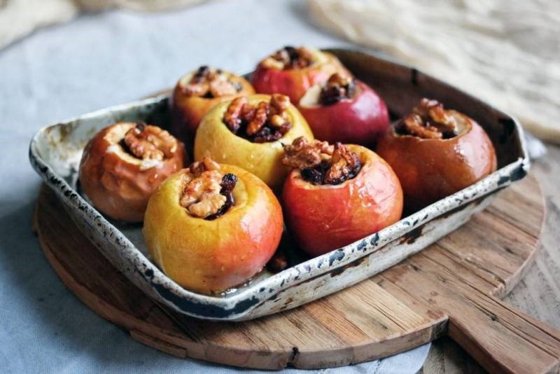beneficial properties of baked apples